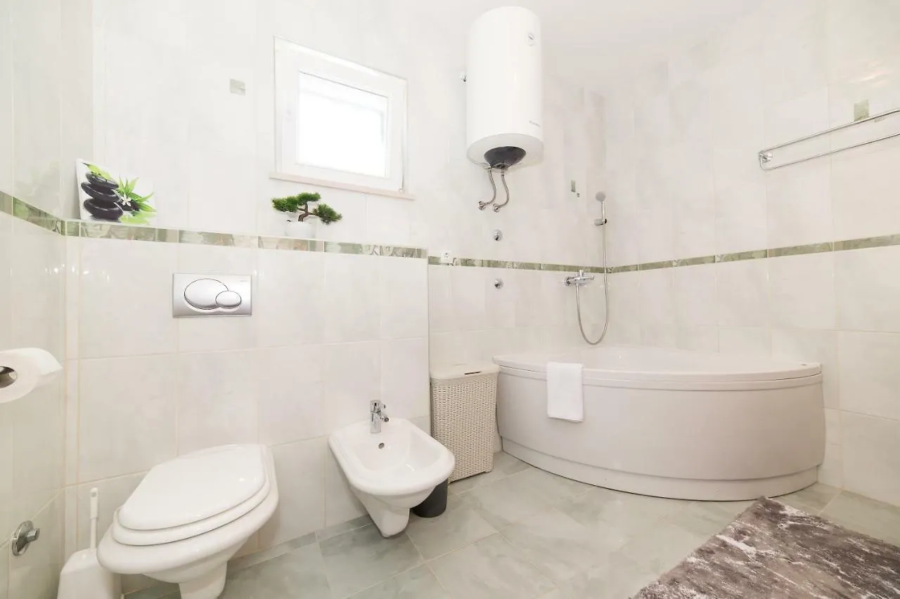 Villa Calluna Trogir 0*,