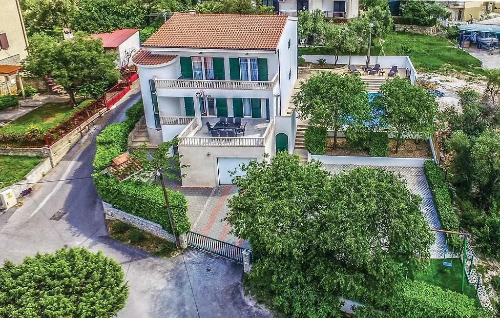 Villa Calluna 特罗吉尔